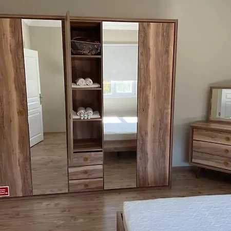 6 Persoons Met Privezwembad En Boomgaard Villa Kuşadası