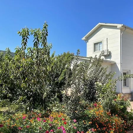 6 Persoons Met Privezwembad En Boomgaard Kusadasi