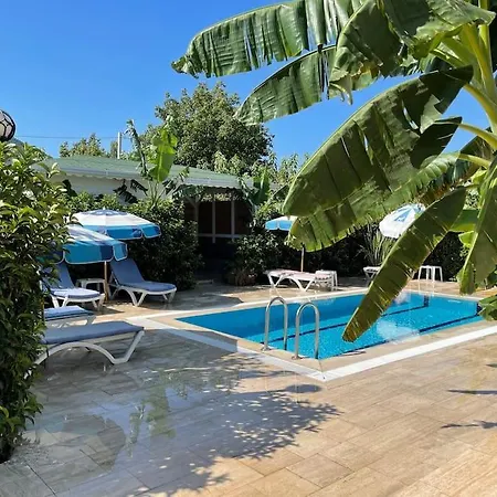 6 Persoons Met Privezwembad En Boomgaard Villa