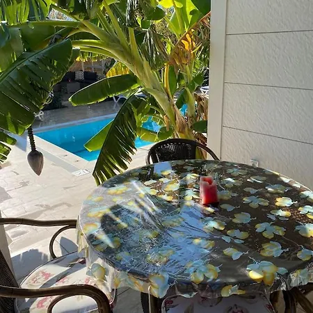 6 Persoons Met Privezwembad En Boomgaard Kusadasi